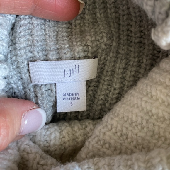JJ size small turtleneck sweater - Picture 3 of 5